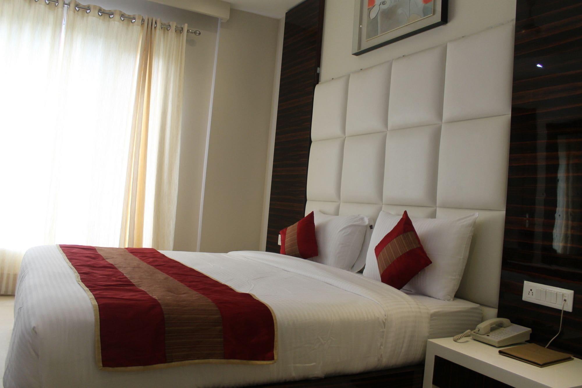 Hotel Gulnar New Delhi Eksteriør bilde