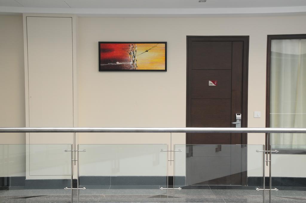 Hotel Gulnar New Delhi Eksteriør bilde